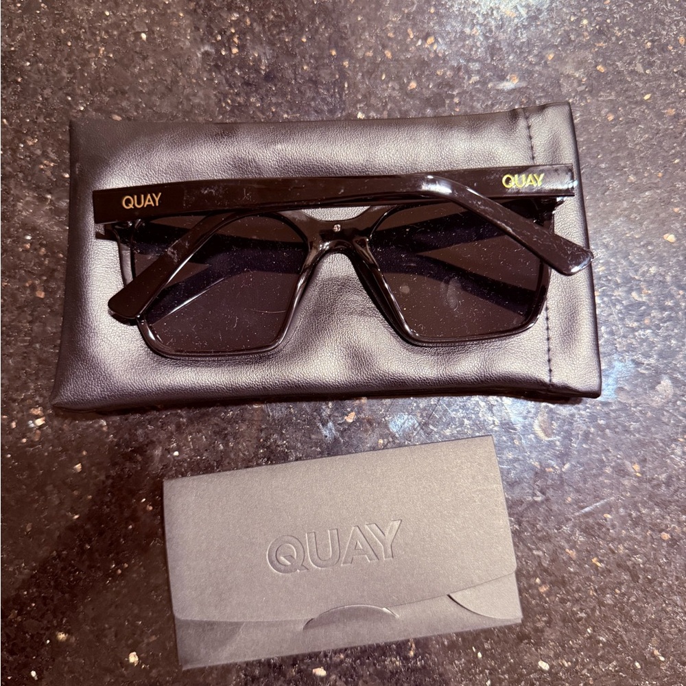 Quay Level Up Polarized Sunglasses
 with Case - Picture 4 of 5